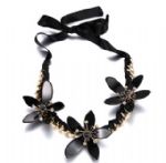 neck lace
